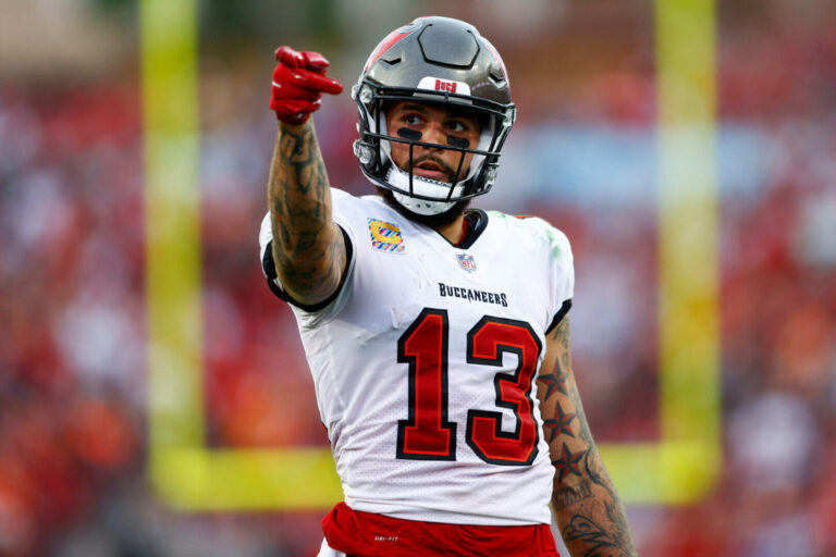 Mike Evans Sums Up Tom Brady’S Performance In One Word